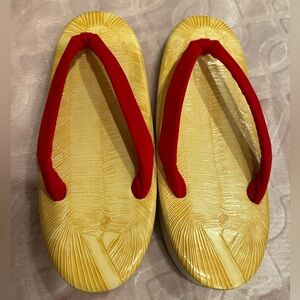 Women’s slippers